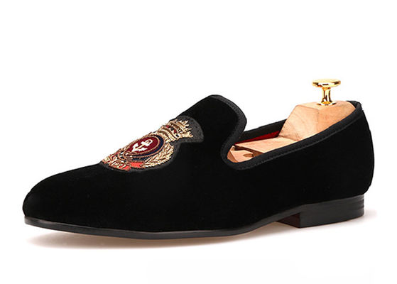 로고 embroidered velvet loafers 왕립 스타일 고급  Velvet slippers for men