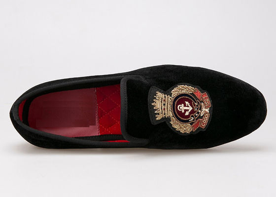 로고 embroidered velvet loafers 왕립 스타일 고급  Velvet slippers for men