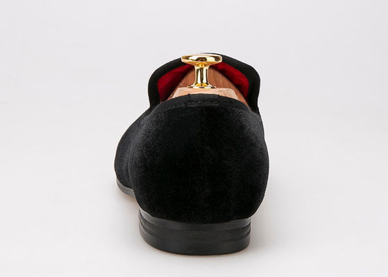 로고 embroidered velvet loafers 왕립 스타일 고급  Velvet slippers for men