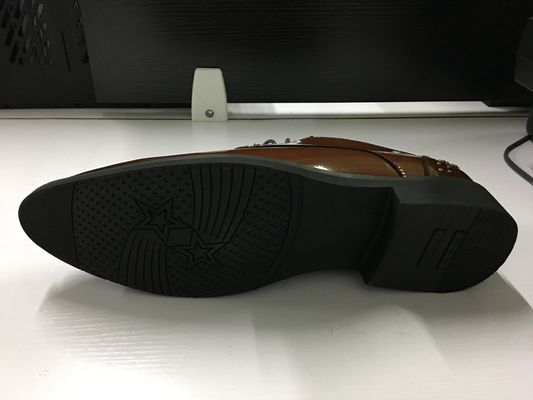조각된 비즈니스 남성 캐주얼 브로그 신발 Goodyear 수작업 남성 드레스 신발